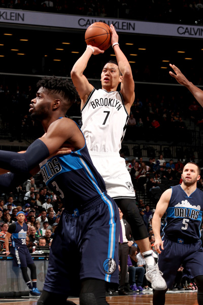 世俱杯-公牛绝杀篮网，巴恩斯惊艳世界