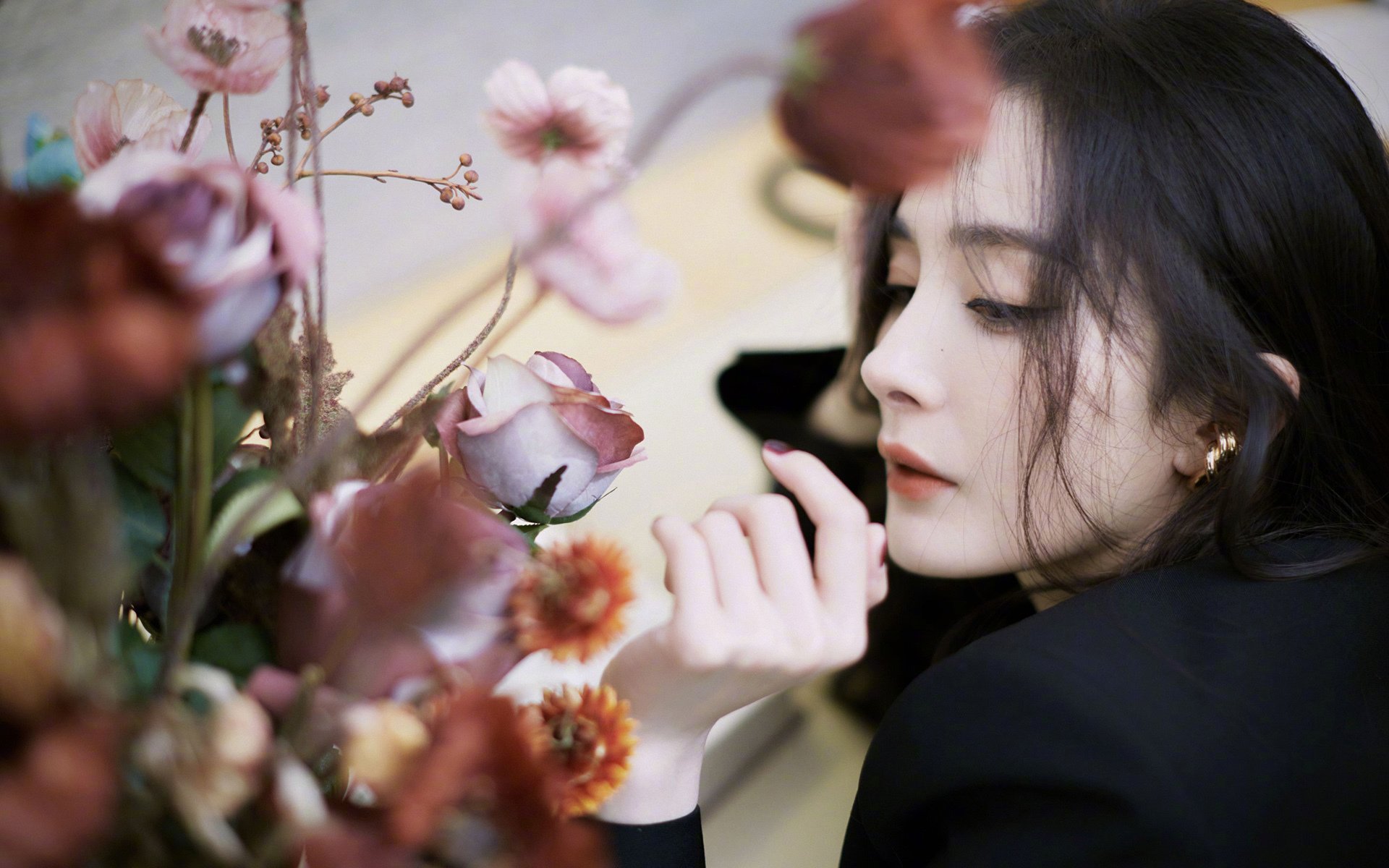 世俱杯参赛资格-欧冠决赛焦点战再现，威尔士全面压制南非，橄榄球巅峰对决震撼世界